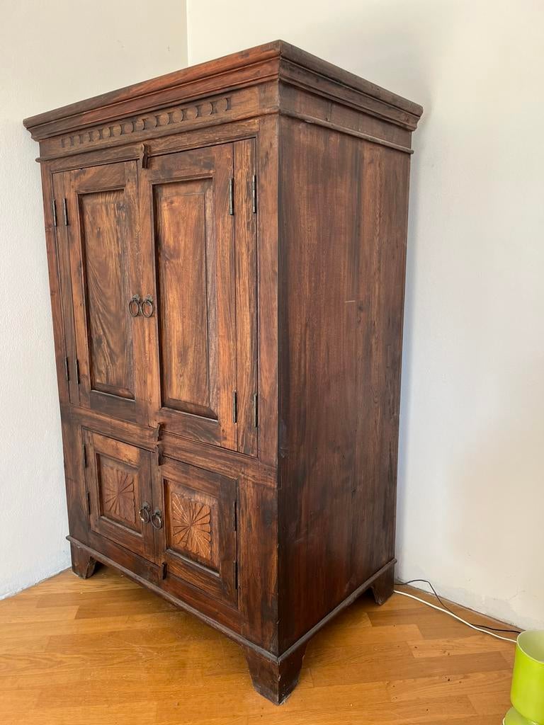 Teak houten kast met omklapbare deuren, Huis en Inrichting, Kasten | Overige, Ophalen, Zo goed als nieuw