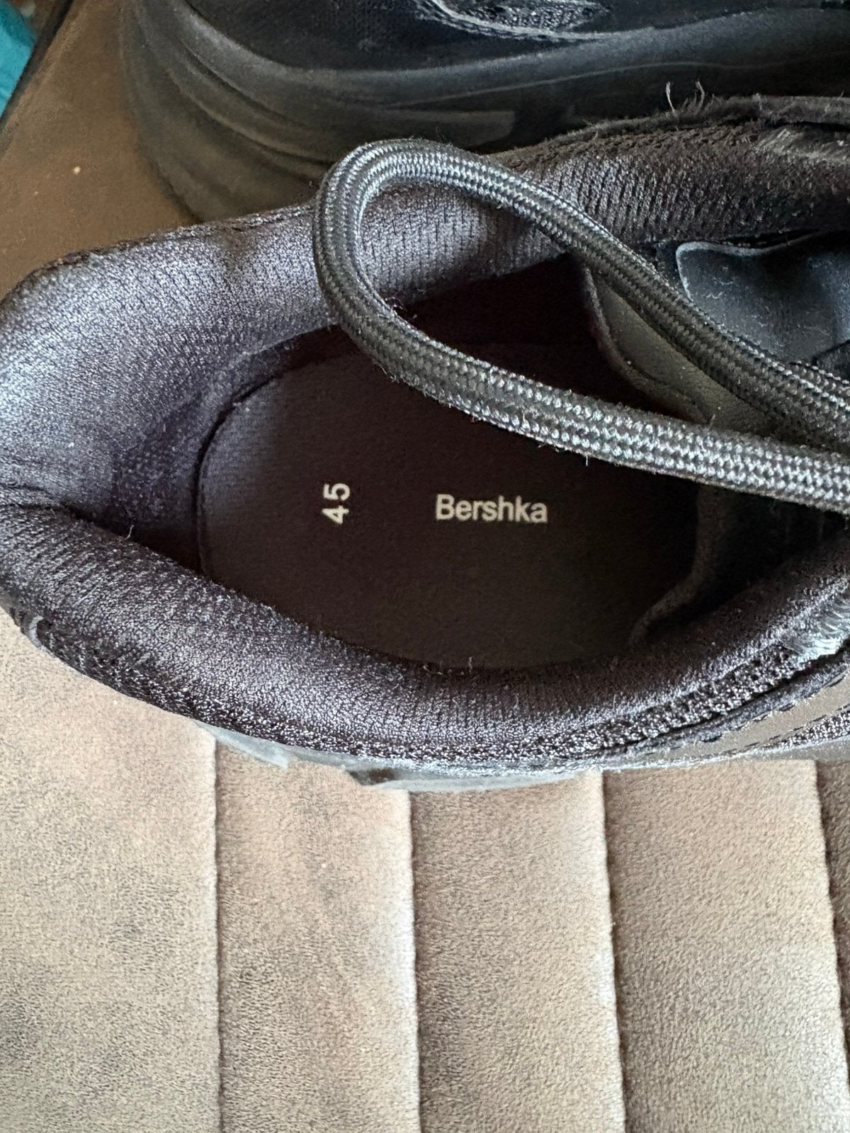 Bershka sneakers zwart, Ophalen, Zo goed als nieuw, Zwart