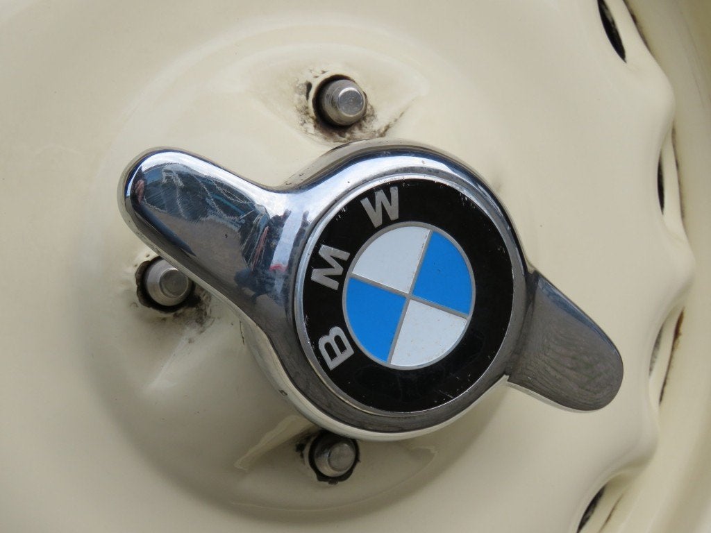 Bmw 3-SERIE 327 / 28 cabriolet / 6 Cil / Vleugelwielmoer / B, Auto's, 1971 cc, Cabriolet, Zwart, Bedrijf