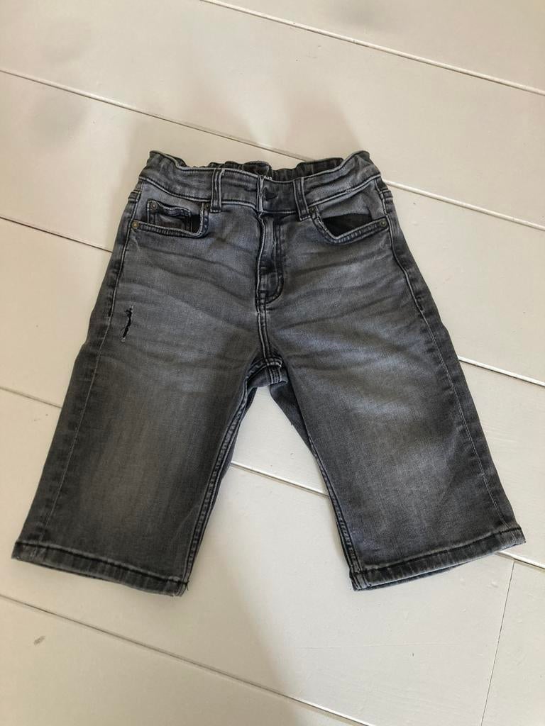Anytime grijze short maat 152, Ophalen of Verzenden, Zo goed als nieuw, Jongen, Broek