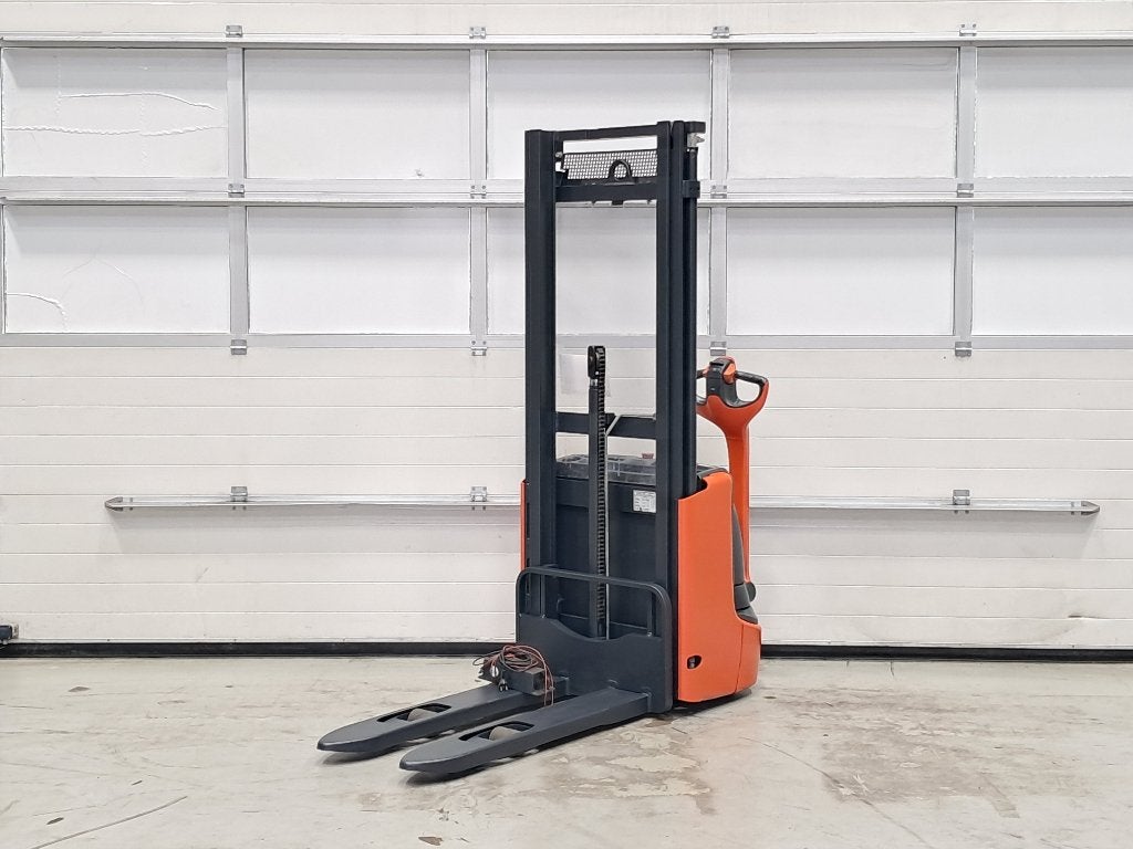 Linde L10 Stapelaar met lader, 2018, 458 uur, freelift, Ophalen, Stapelaar, Linde, Tot 1000 kg