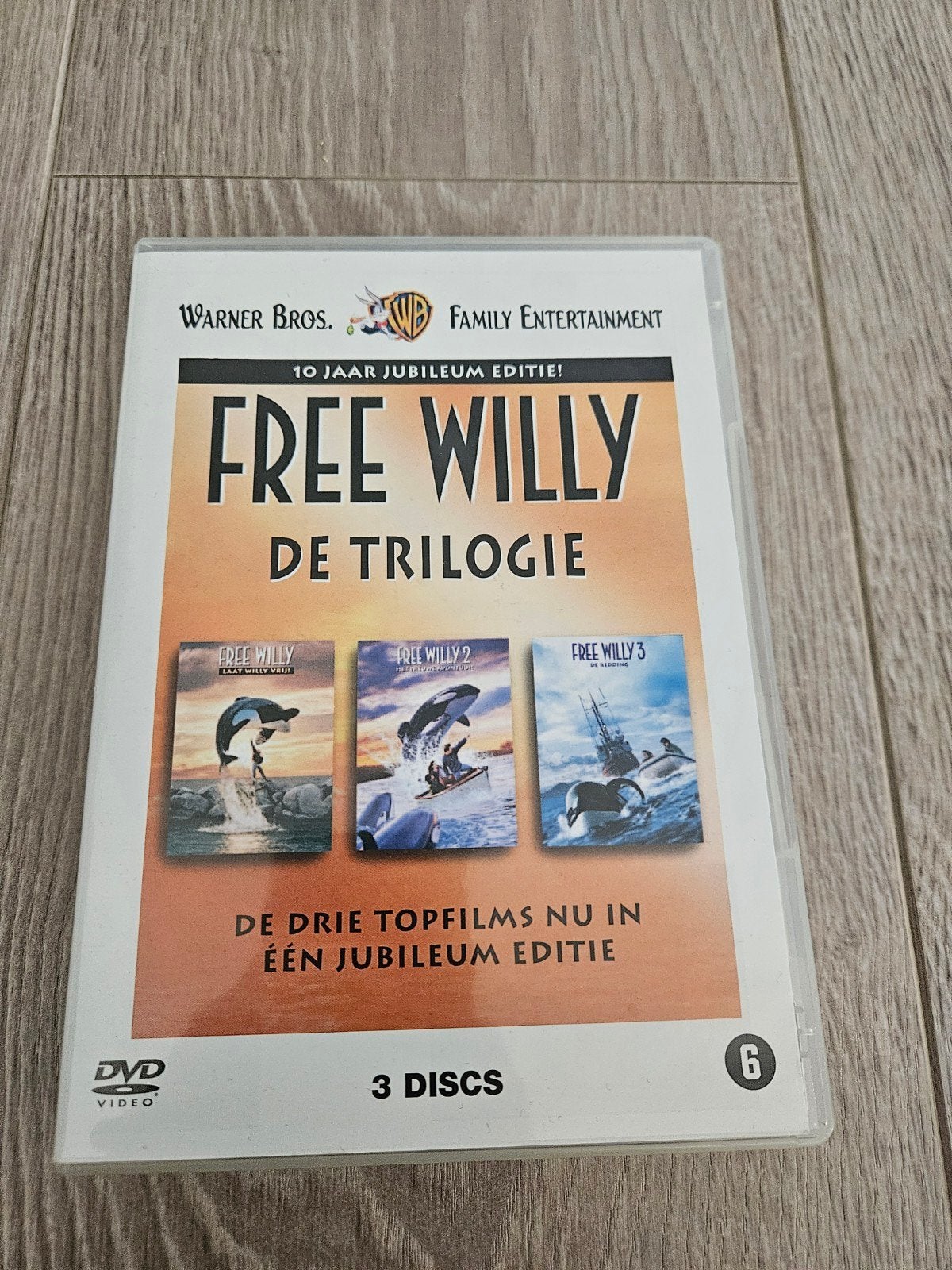 Free Willy trilogie 10 jaar jubileum editie, Nederlands, Ophalen of Verzenden, Zo goed als nieuw, Vanaf 6 jaar