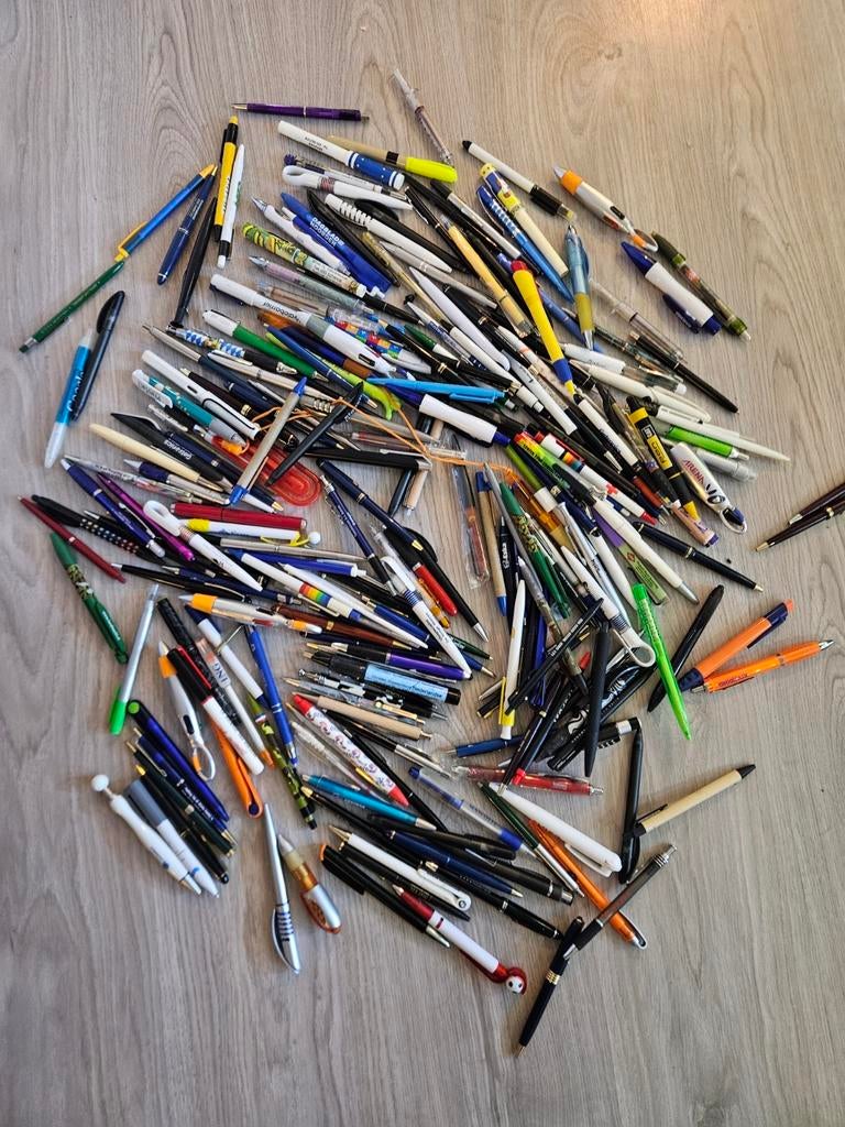Te ruil: bijzondere pennenverzameling,+/- 100 stuks, Ophalen of Verzenden, Vulpen, Overige merken