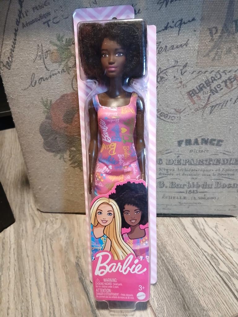 Barbie NRFB, Verzamelen, Poppen, Ophalen of Verzenden, Nieuw, Fashion Doll