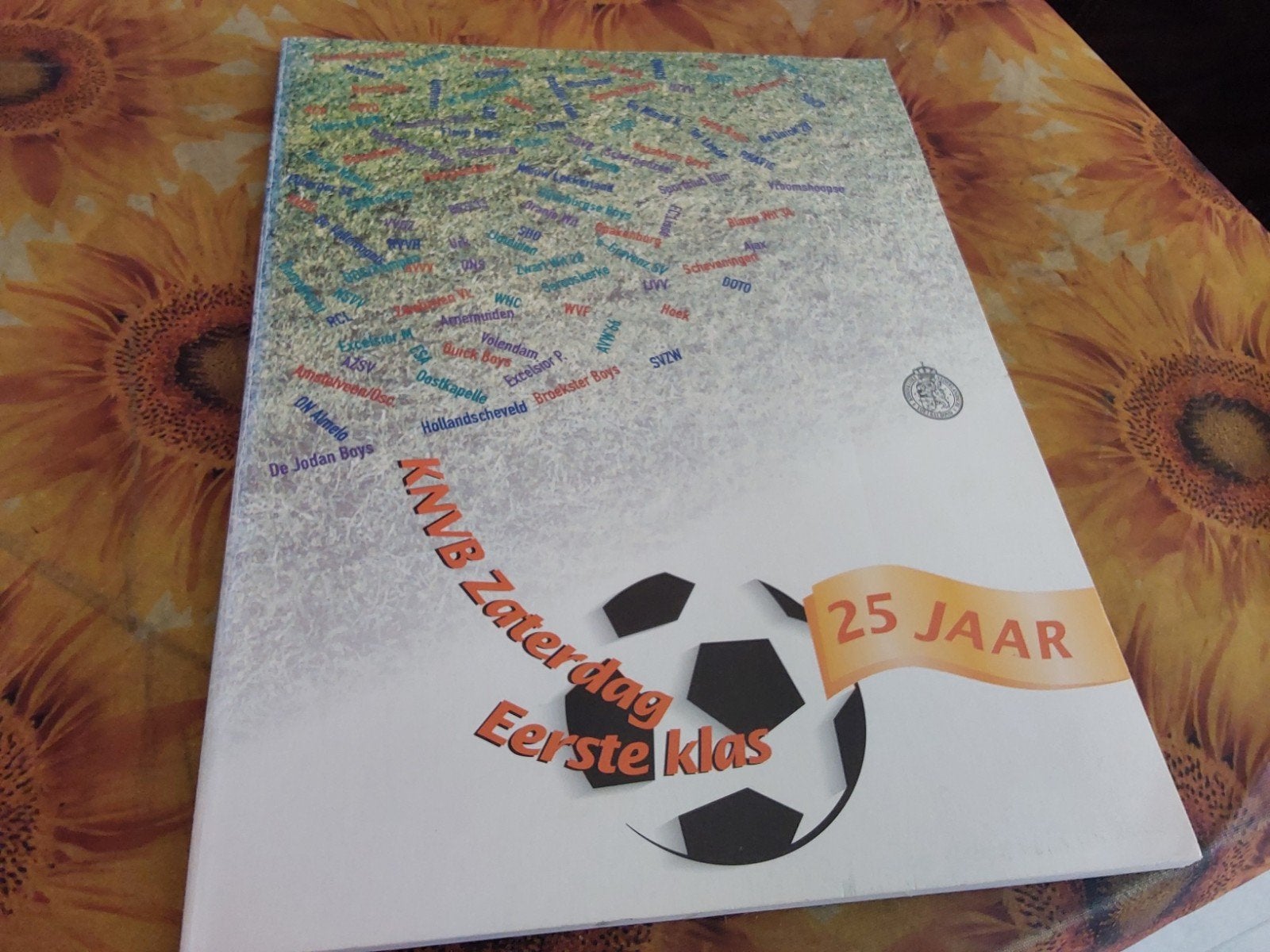KNVB Zaterdag Eerste klas 25 jaar, Ophalen of Verzenden, Zo goed als nieuw, Balsport