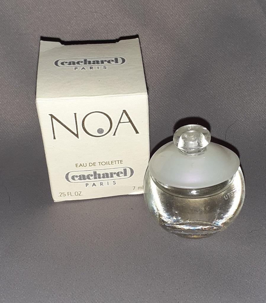 Volle parfum mini Cacharel Noa + doosje, Ophalen of Verzenden, Zo goed als nieuw, Miniatuur, Gevuld