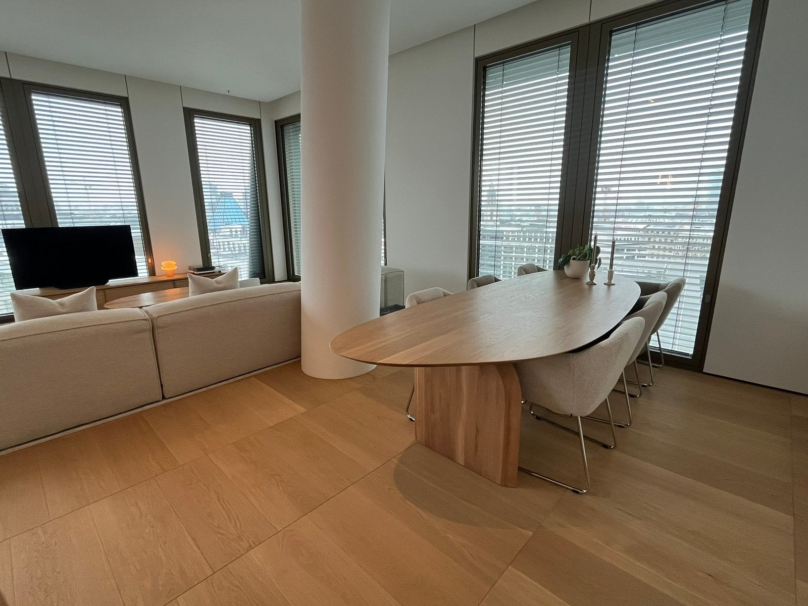Studio Henk eettafel slot, Ophalen, Zo goed als nieuw, 75 m² of meer, Laminaat