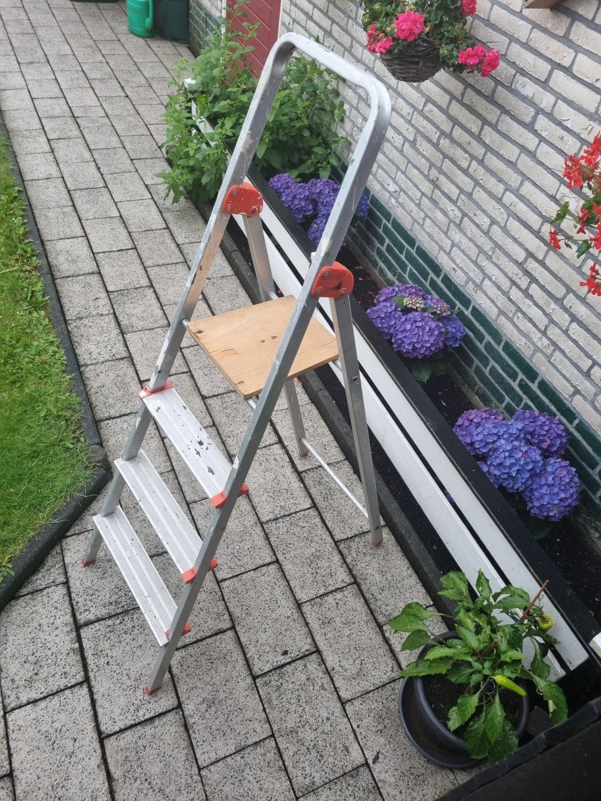 Huishoudtrap / 4 treden trap, Doe-het-zelf en Verbouw, Ladders en Trappen, Ophalen, Gebruikt, Trap