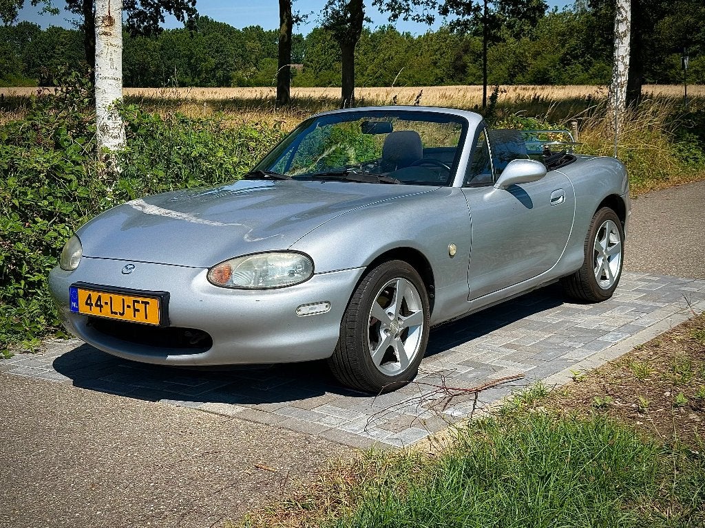 Mazda MX-5 uit 1999 | VEEL ONDERHOUD | APK 5-2027, 40 €/maand, Zwart, 4 cilinders, Cabriolet