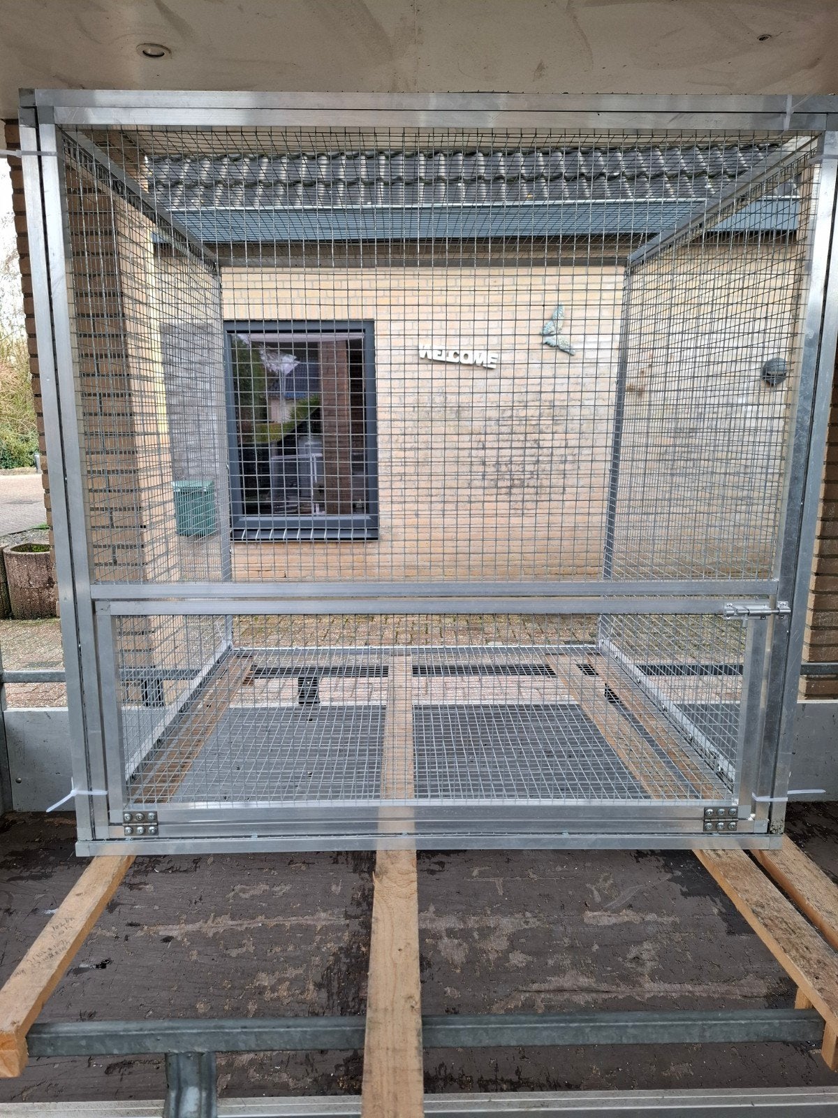 Hangvoliere of voorhang ren van aluminium gazen panelen, Ophalen, Aluminium, Volière