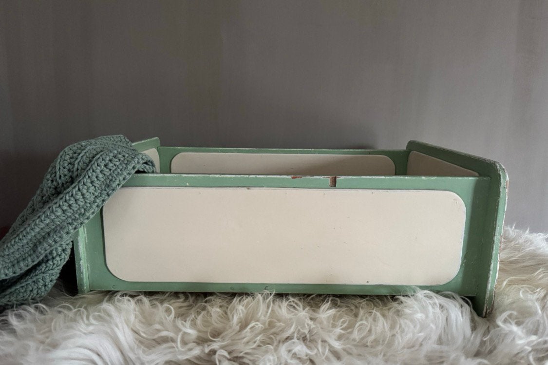 Vintage poppenbedje hout, Antiek en Kunst, Ophalen