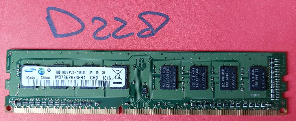 1GB 1Rx8 PC3 10600U-09-10-A0 Samsung DDR3 RAM geheugen, DDR3, Ophalen of Verzenden, Desktop, Gebruikt