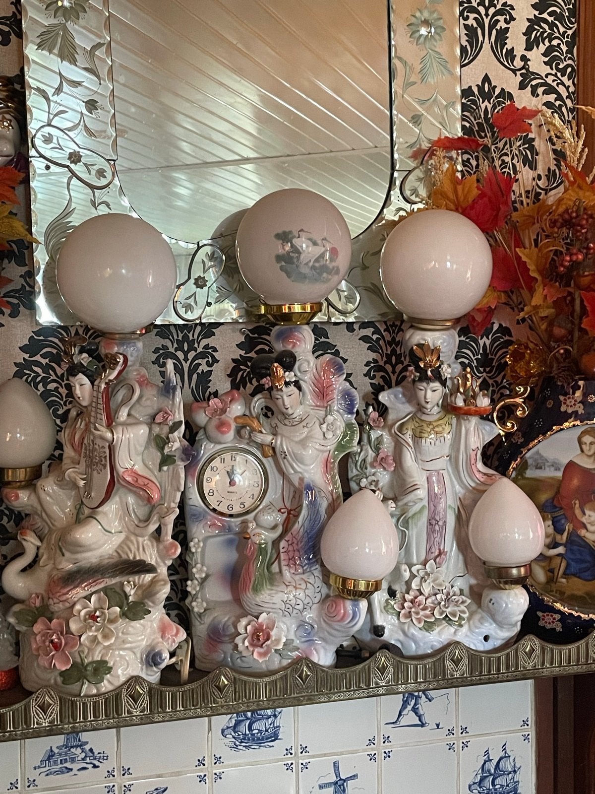 Antieke Chinese porseleinen lamp met klok, Ophalen