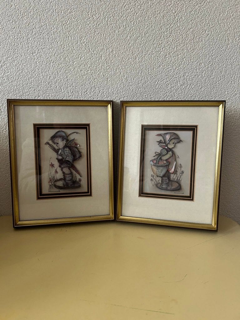 Set van 2 vintage 3D Hummel schilderijtjes ARS Edition, Antiek en Kunst, Portret of Personen, Overige technieken, Achter glas