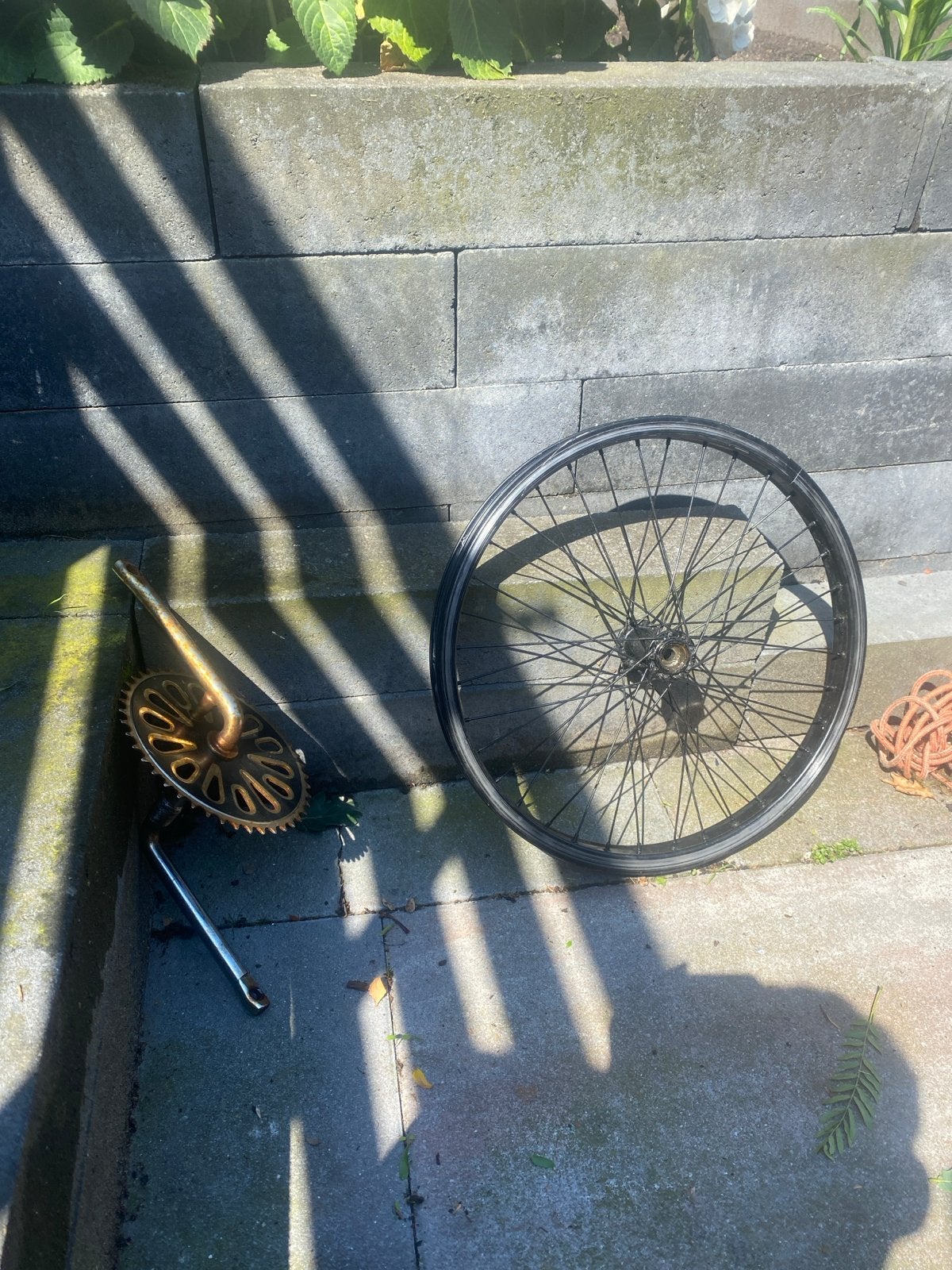 Oude fietsband en trap as gratis af te halen, Ophalen, Gebruikt, Band, Rubber
