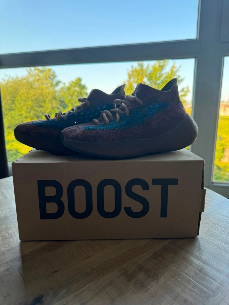 Yeezy boost 380 Azure, Overige kleuren, Ophalen of Verzenden, Yeezy, Sneakers of Gympen