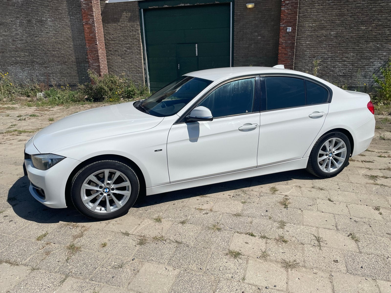 BMW 3-Serie 2.0IX 320 135KW Aut8 (f30) 2012 Wit, Auto's, BMW, Achterwielaandrijving, 4 cilinders, Wit, Origineel Nederlands