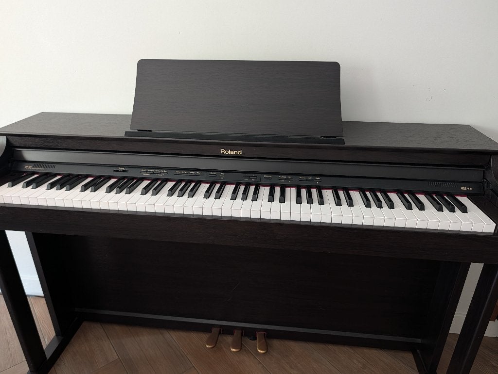 Roland HP-302 Digitale Piano, Muziek en Instrumenten, Piano's, Ophalen, Zwart, Digitaal, Zo goed als nieuw