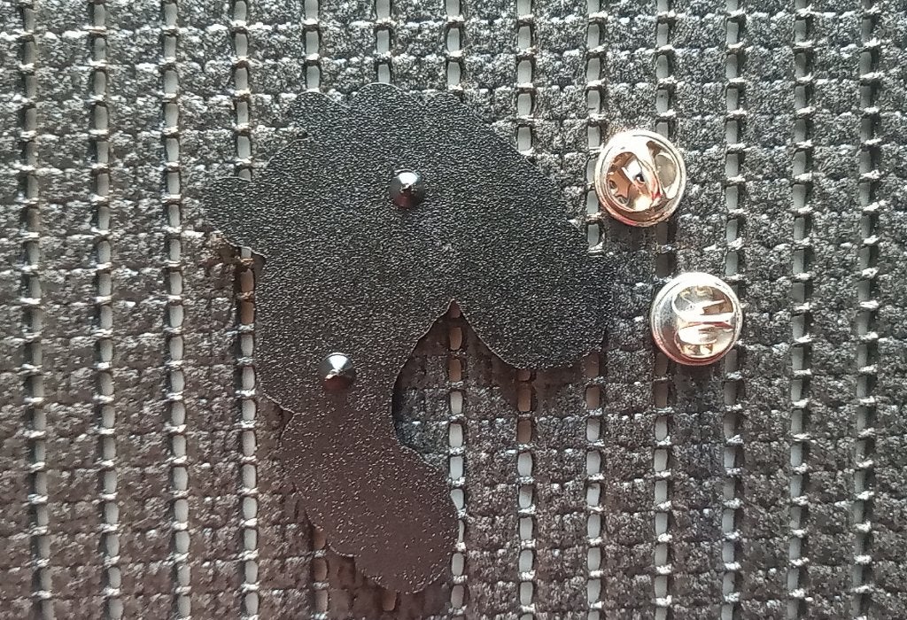Steel Panther vrij  mooie 3d pin badge speld on the prowl n1, Ophalen of Verzenden, Nieuw, Overige typen