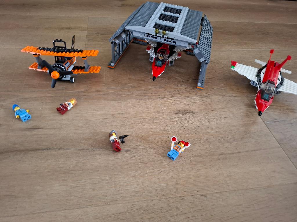 Veel verschillende sets lego voor schappelijke prijsjes., Overige thema's, Lego, Ophalen of Verzenden, Complete set