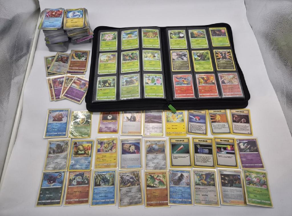 Pokémonverzameling met Gevulde Mappen, rare, vintage en meer, Ophalen of Verzenden, Meerdere kaarten