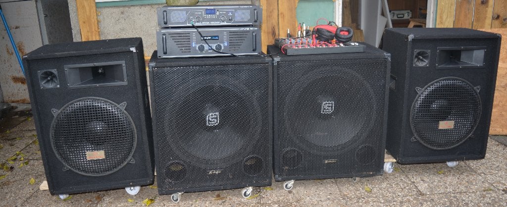 geluid set . versterker. mixer. Te koop of tijdelijk te huur, Gebruikt, 120 watt of meer, Front, Rear of Stereo speakers, Ophalen