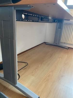 Stable desk 180x80 with cable trunk, Huis en Inrichting, Bureaus, Ophalen, Overige typen, Gebruikt, Hout