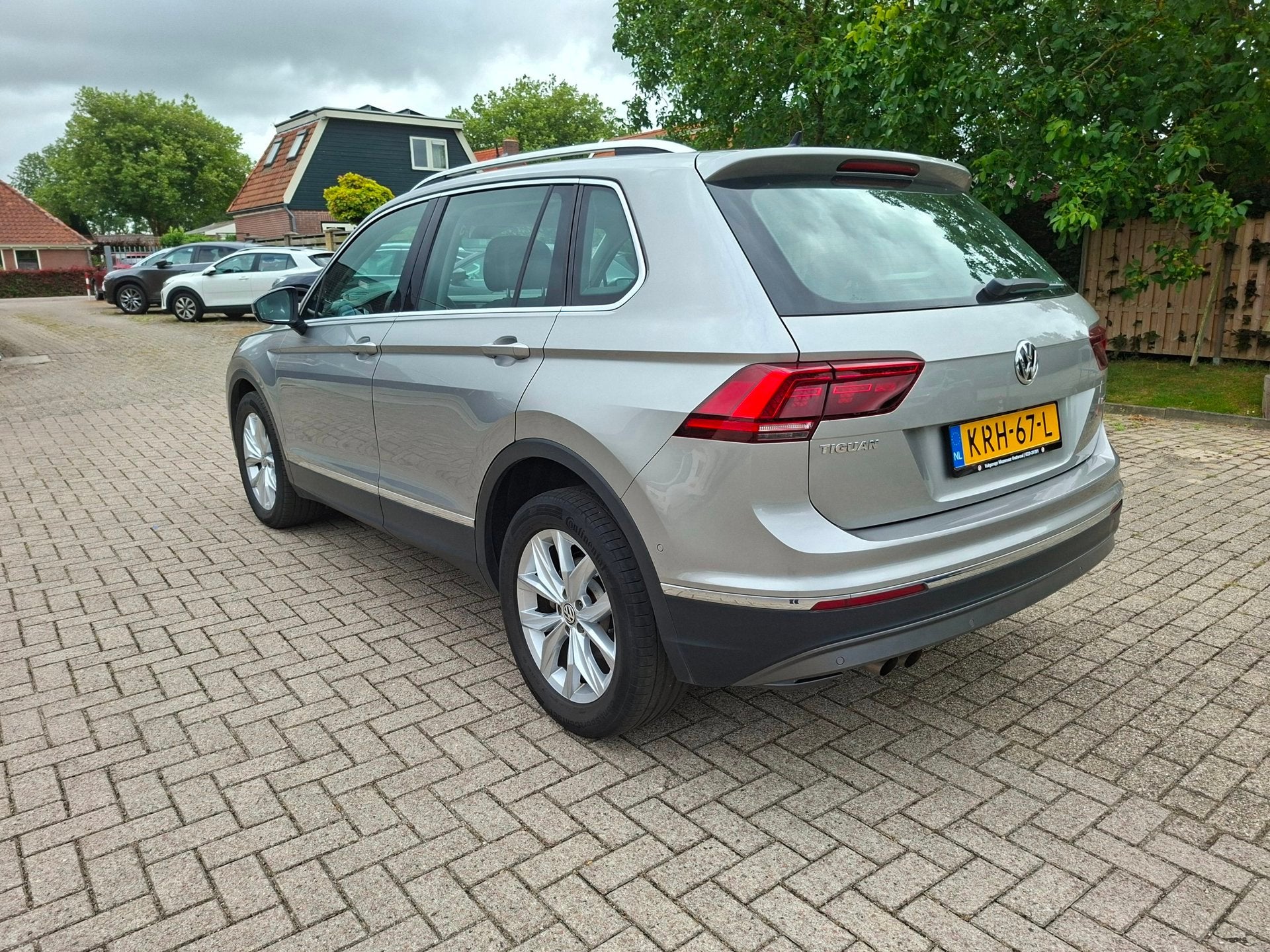 Volkswagen TIGUAN 1.4 TSI 4Motion Highline Business R dsg di, Automaat, 12 maanden, 15 km/l, Gebruikt