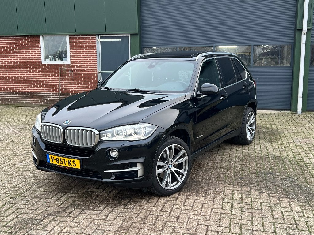 BMW x5 30d xdrive grijs kenteken, Auto's, Bestelauto's, 2993 cc, 258 pk, Zwart, Leder
