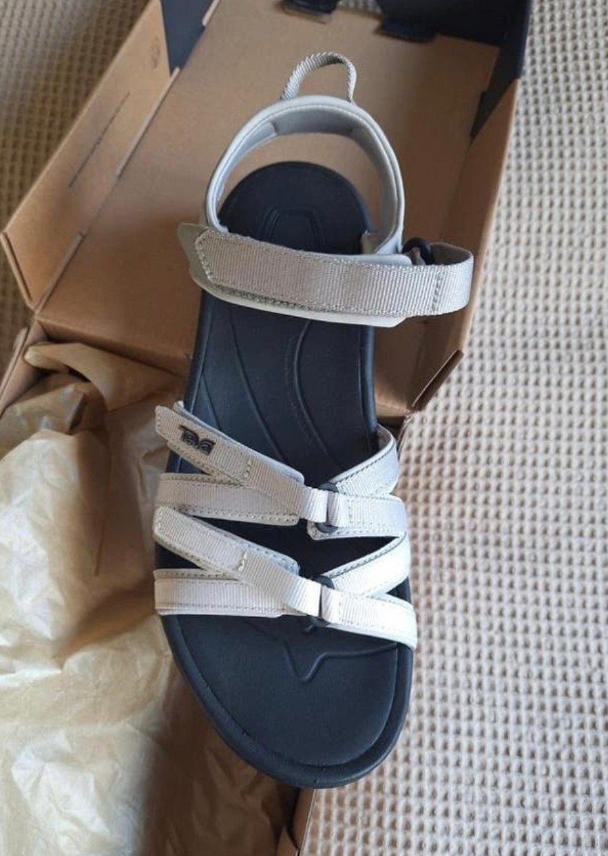 Nieuwe Teva sandalen maat 42 - W Tirra, Kleding | Dames, Schoenen, Overige kleuren, Nieuw, Teva, Sandalen of Muiltjes