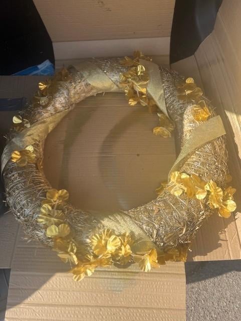 Gouden krans van stro met lint, Ophalen, Zo goed als nieuw