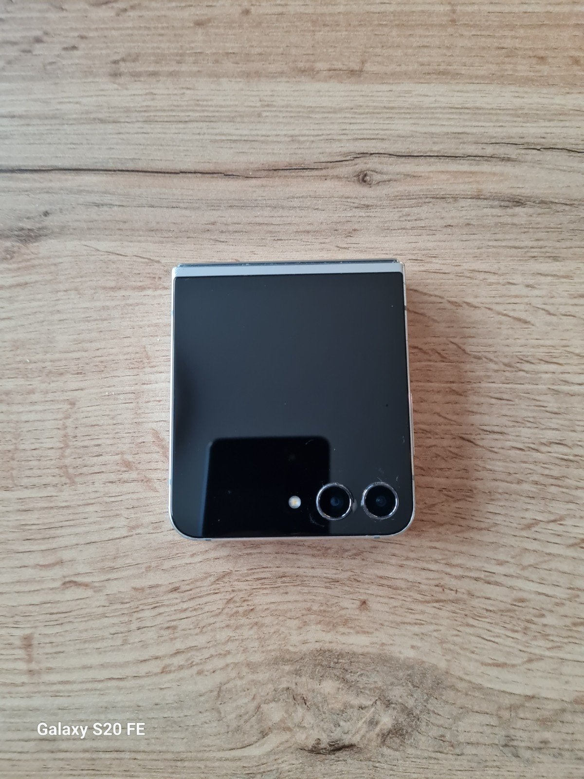 Foto 3 van Samsung Galaxy Z Flip 5 -256 GB- Zo goed als nieuw