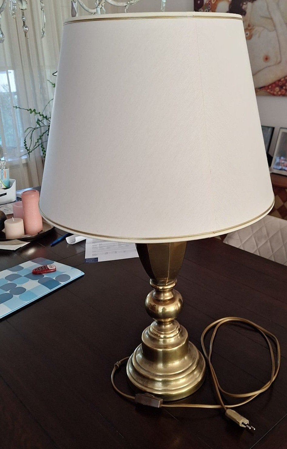 Klassieke schemerlamp met messing voet en witte kap, Met schakelaar, Gebruikt, Wit, Ophalen of Verzenden