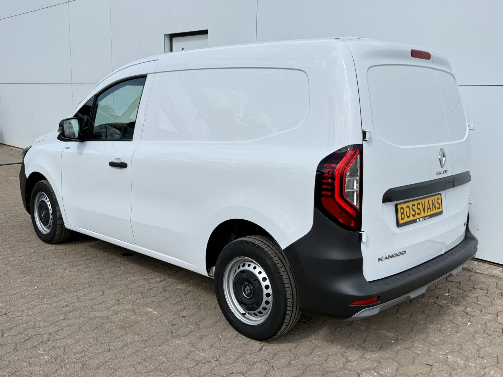 Renault Kangoo E-Tech 45kWh 122PK L1 Elektrisch 300km WLTP 9, 45 kWh, Stof, Gebruikt, 1715 kg