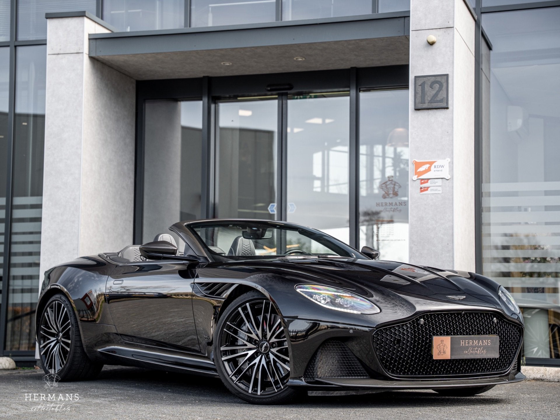 Aston Martin DBS Volante 5.2 V12 Superleggera / B&O 3D / Car, Auto's, Dealer onderhouden, Achterwielaandrijving, Gebruikt, 5204 cc
