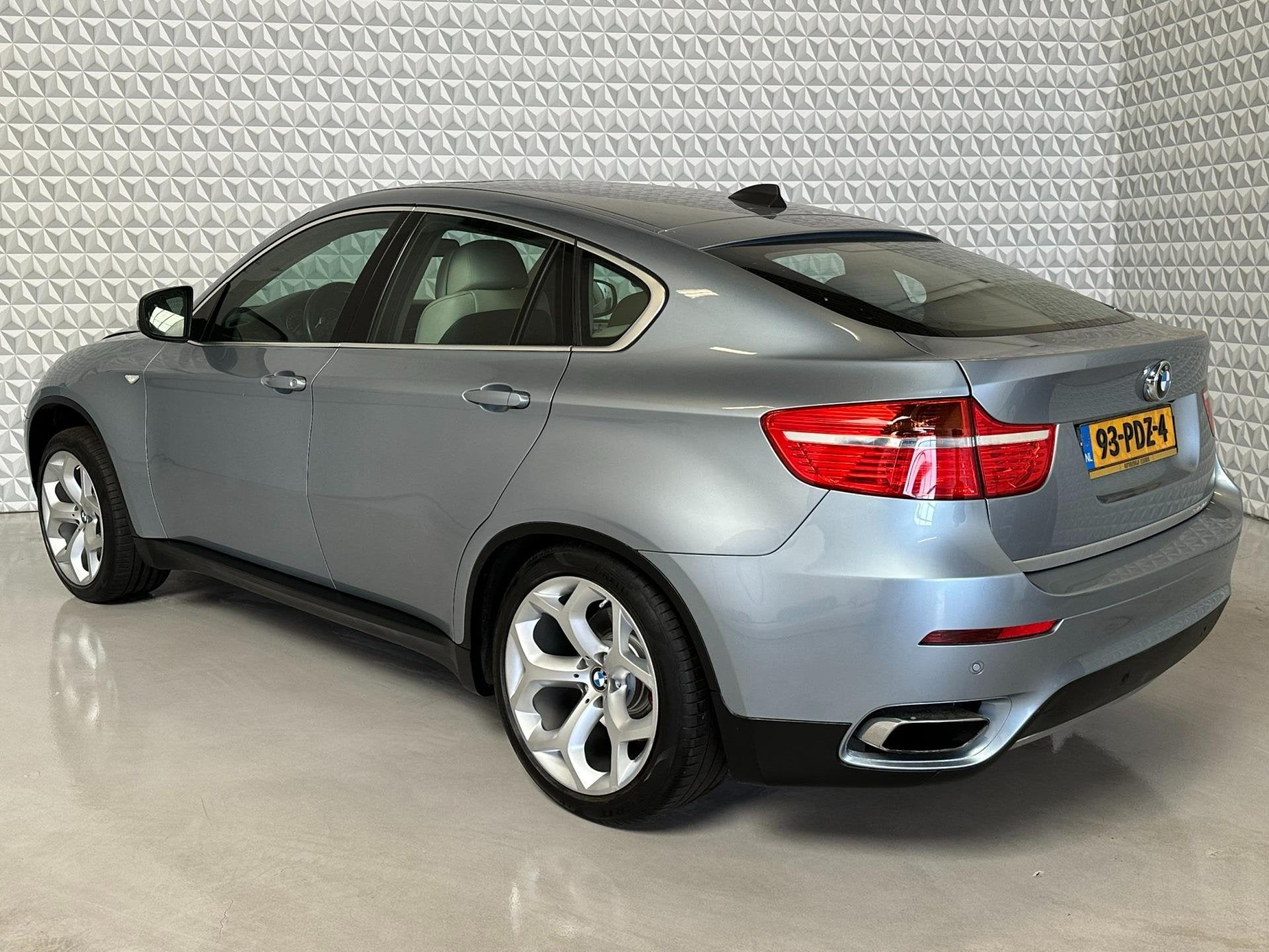 BMW X6 5.0i ActiveHybrid Schuifdak + Camera + Leder, Euro 5, Gebruikt, 8 cilinders, 2000 kg