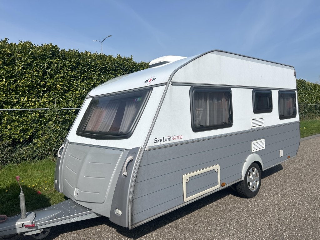 Kip Sky Line 44 TDB 2007 FRANS BED VLOERVERWARMING, Caravans en Kamperen, Caravans, Standaardzit, Kip, A.G. Bellstraat 4 7903 AD Hoogeveen