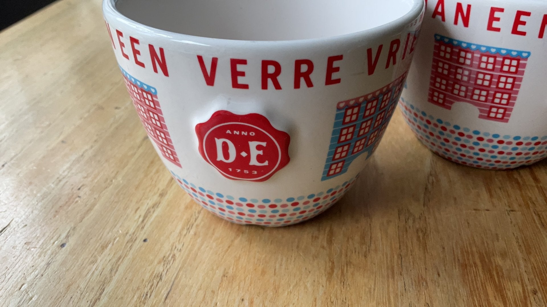 DOUWE EGBERTS 2 mokken/suikerpot Een goede buur is beter dan, Gebruikt, Ophalen of Verzenden, Overige stijlen, Kop(pen) en/of Schotel(s)