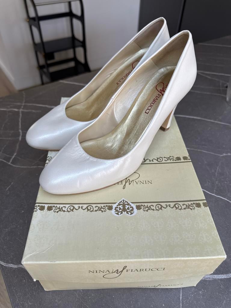 Nina Fiarucci Pumps - Maat 39, Kleding | Dames, Ophalen of Verzenden, Zo goed als nieuw, Overige kleuren, Pumps
