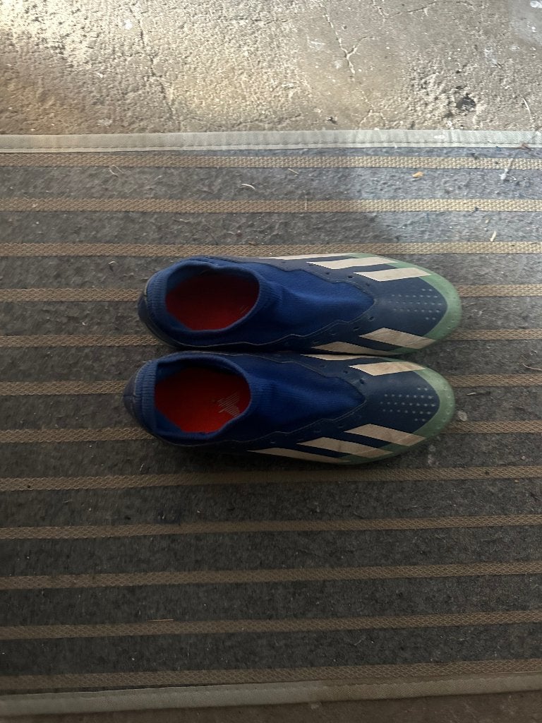 Mooie voetbal schoenen, Blauw, Sportschoenen, Ophalen of Verzenden, Zo goed als nieuw