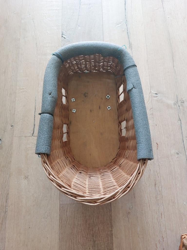 Honden fiets mand 48x28 breed van riet., Dieren en Toebehoren, Hondenmanden, Ophalen, Zo goed als nieuw, Riet