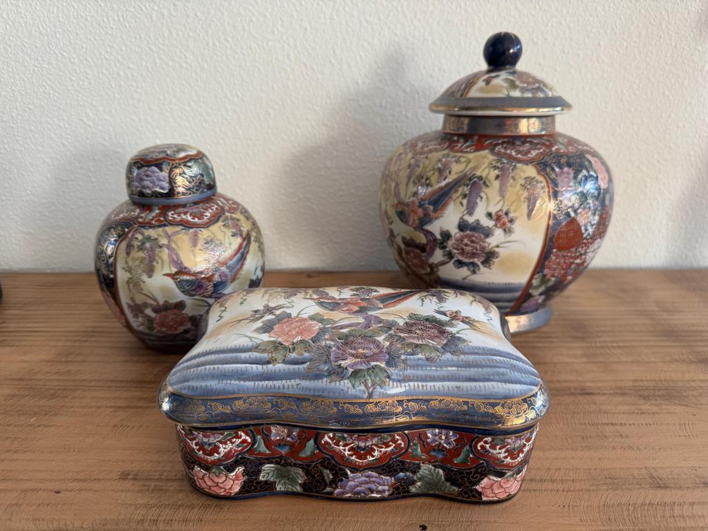 Set Chinese porseleinen dekselpotten – handbeschilderd, Overige kleuren, Aardewerk of Porselein, Ophalen of Verzenden, Zo goed als nieuw