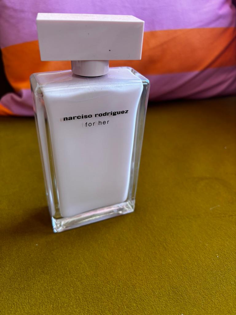 Narciso Rodriguez For Her - 100ml, Sieraden, Tassen en Uiterlijk, Uiterlijk | Parfum, Ophalen of Verzenden, Zo goed als nieuw