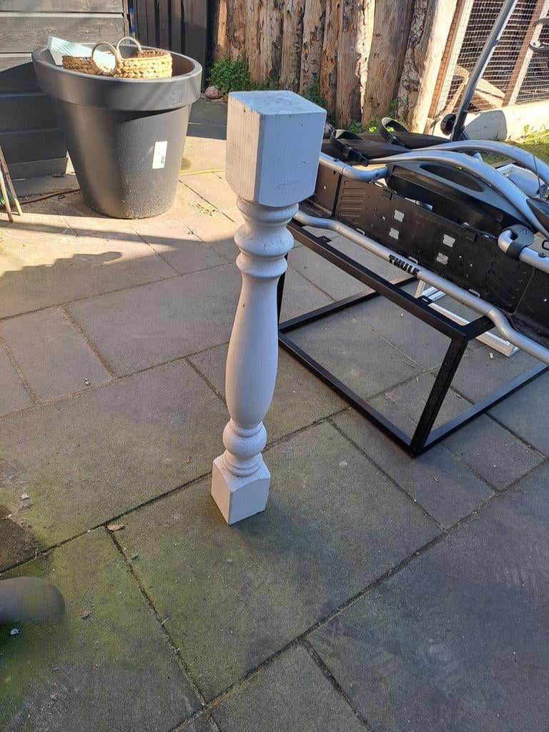 8 mooie houten balusters, Ophalen