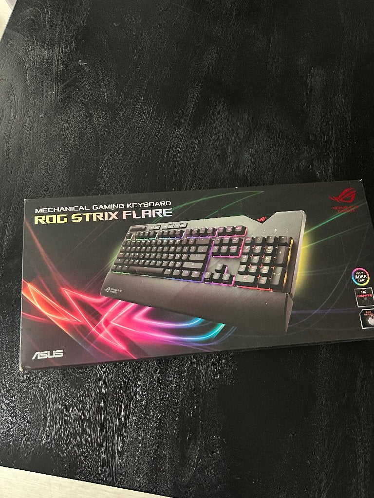 Asus rog strix flare, Computers en Software, Toetsenborden, Ophalen of Verzenden, Gebruikt, Bedraad, Gaming toetsenbord