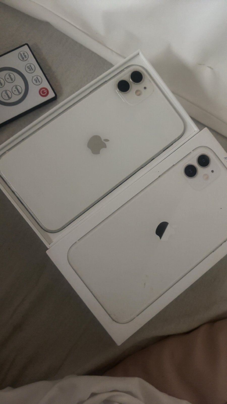 Foto 8 van iPhone 11 64 GB Wit - Nieuwe batterij, compleet met doos