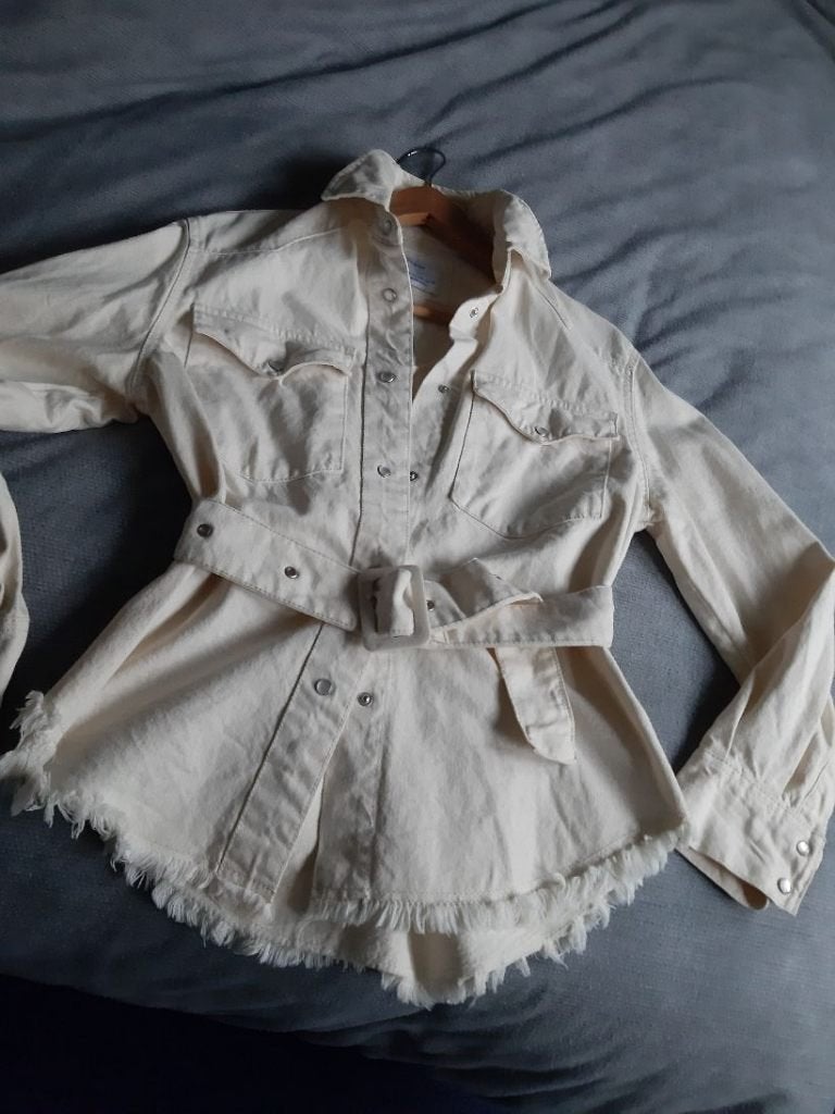 BERSHKA jasje XS-34 INCL.VERZENDEN, Beige, Zo goed als nieuw, Maat 34 (XS) of kleiner, Bershka