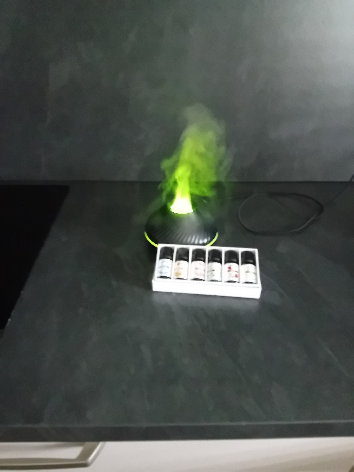 Aroma diffuser met LED-verlichting en etherische oliën, Ophalen of Verzenden, Nieuw