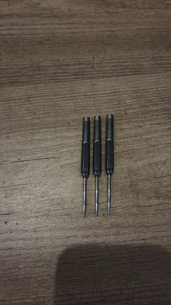 Target Raymond van Barneveld darts 23 gram, Sport en Fitness, Ophalen, Zo goed als nieuw, Pijlen