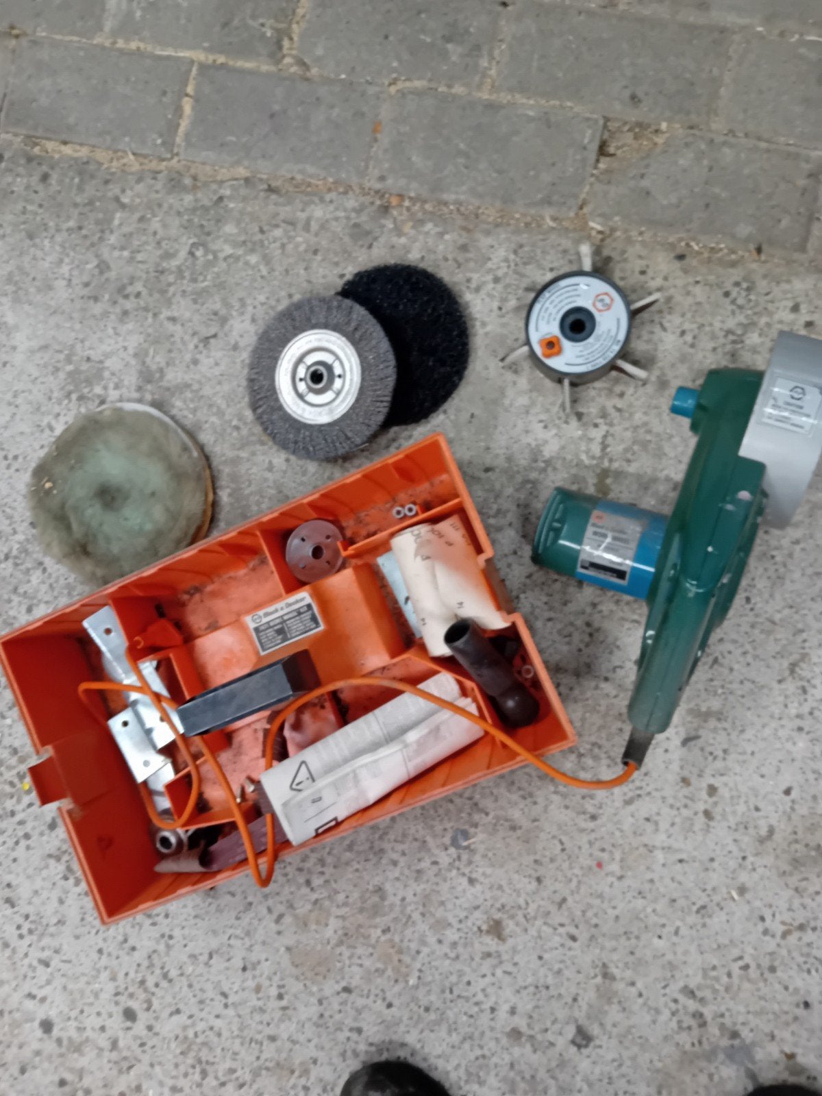 Black & Decker Work Wheel Kit 600W met accessoires, Ophalen of Verzenden, Minder dan 600 watt